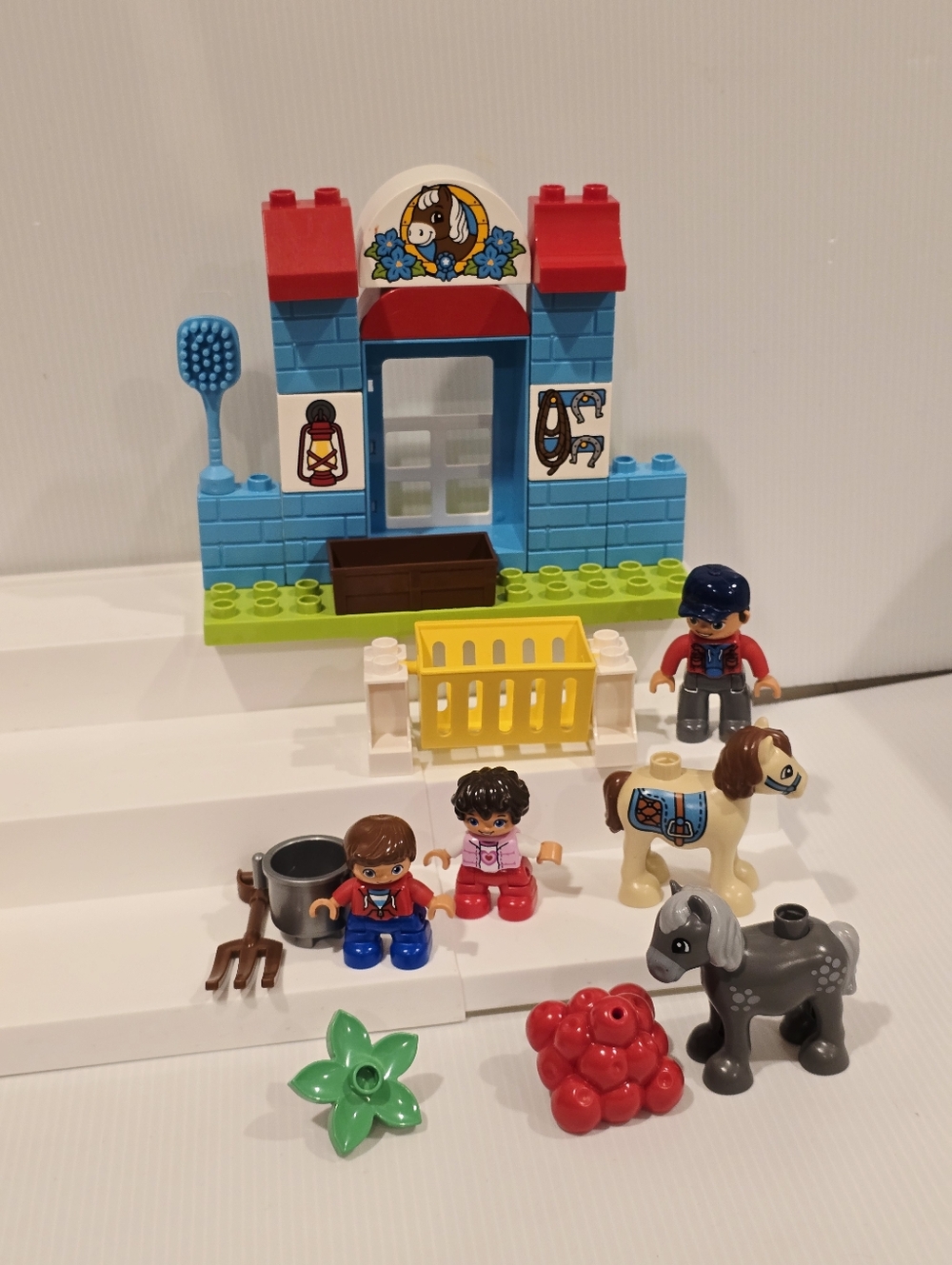 Lego Duplo Farmers' Market and Pony Stable Building Set - Picture 14 of 16